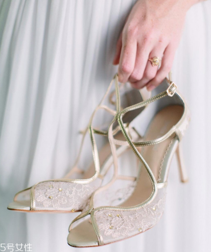 bella belle鞋子多少錢？超級(jí)平價(jià)的美艷婚鞋