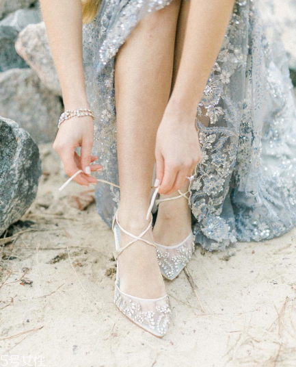 bella belle鞋子多少錢？超級(jí)平價(jià)的美艷婚鞋