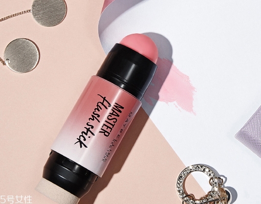 腮紅棒和腮紅粉哪個好？