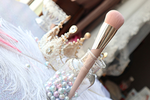 腮紅刷可以當(dāng)修容刷嗎？