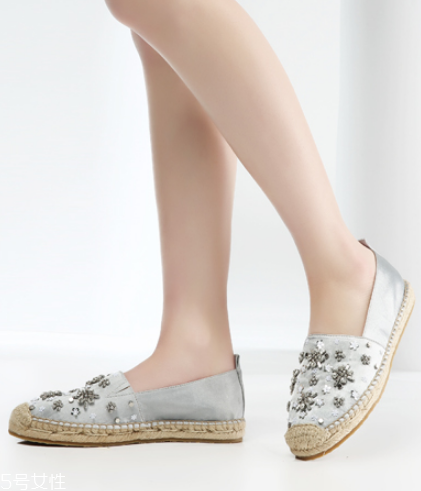 漁夫鞋適合什么季節(jié)？春夏演繹多樣風格