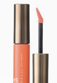 液體腮紅和粉狀腮紅哪個(gè)好？液體腮紅持久又自然