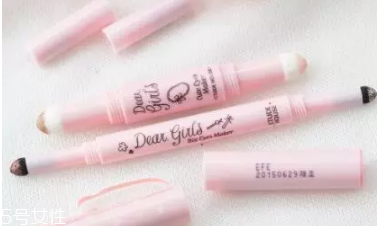 臥蠶和眼袋的區(qū)別是什么？臥蠶是肌肉眼袋是肥肉