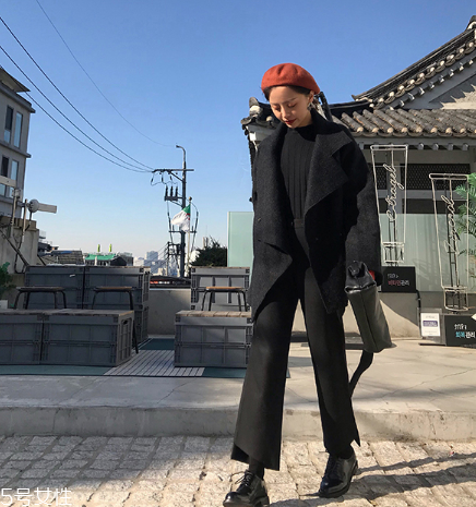 喇叭褲適合什么身材？初春演繹復(fù)古時(shí)尚