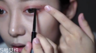 微醺桃花妝怎么化妝？簡(jiǎn)單步驟滿足爆棚少女心