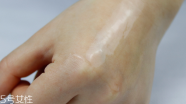 蘭蔻粉水適合什么年齡？只針對(duì)年輕肌底