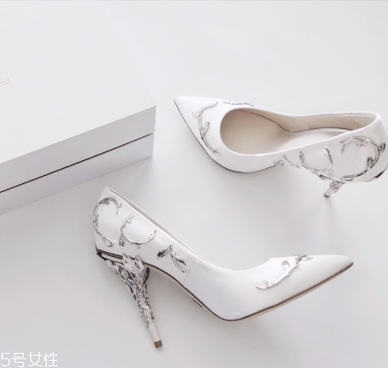 ralph russo是什么檔次？動(dòng)人心弦的精美工藝