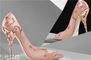 ralph russo是什么檔次？動(dòng)人心弦的精美工藝