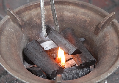 燒烤的木炭怎樣引燃 不敗的生火3步驟 燒烤的木炭怎樣引燃 不敗的生火3步驟