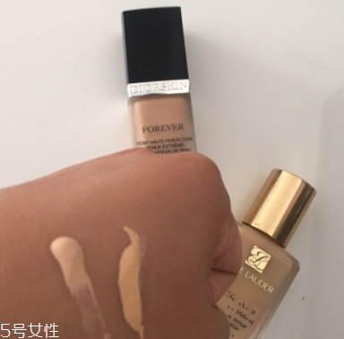 雅詩蘭黛和dior迪奧粉底液哪個好？