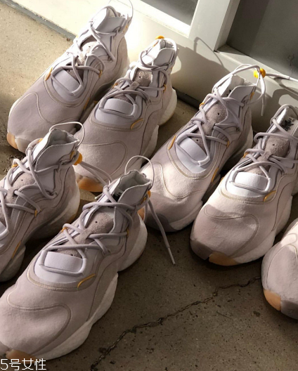 bristol studio與adidas crazy byw聯(lián)名款在哪買_多少錢？