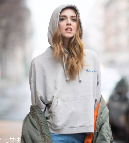 champion在哪里可以買？明星爭相演繹的衛(wèi)衣