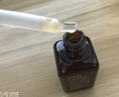 雅詩蘭黛適合油性皮膚嗎？