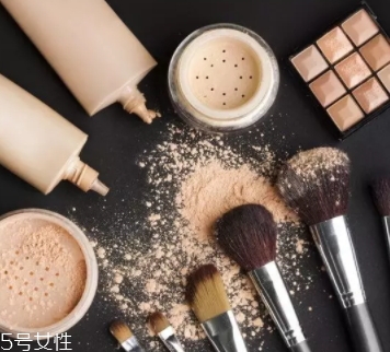 蜜粉可以用什么代替？別問我為什么不買蜜粉