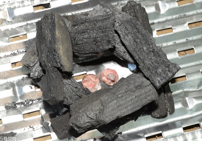 怎么用木炭生火 木炭生火技巧 怎么用木炭生火 木炭生火技巧