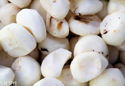 馬蹄發(fā)芽還能吃嗎 建議扔掉 馬蹄發(fā)芽還能吃嗎 建議扔掉