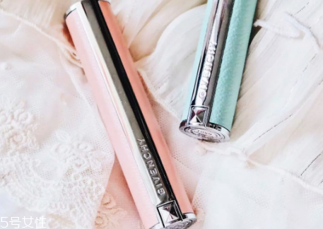 紀(jì)梵希口紅和迪奧口紅哪個好？美麗女人的代名詞