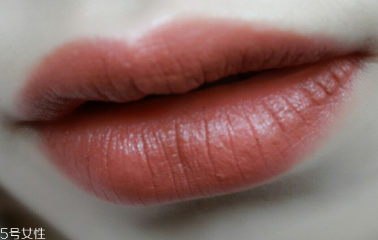 黃皮適合什么顏色的口紅？口紅界的常青樹