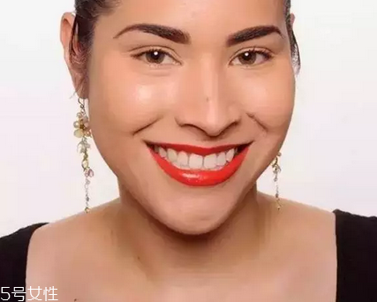 適合夏天的粉紅系口紅推薦 合適的口紅非常重要 適合夏天的粉紅系口紅推薦 合適的口紅非常重要