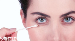 底妝脫妝怎么辦？及時補水拯救脫妝尷尬