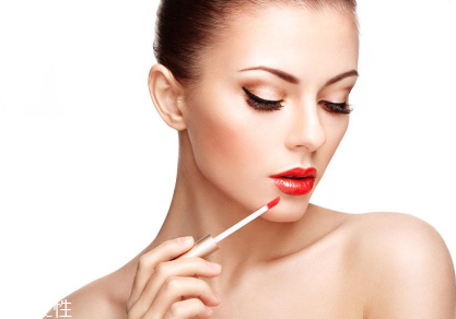 秋冬用什么唇膏好？保護嘴唇相當(dāng)重要