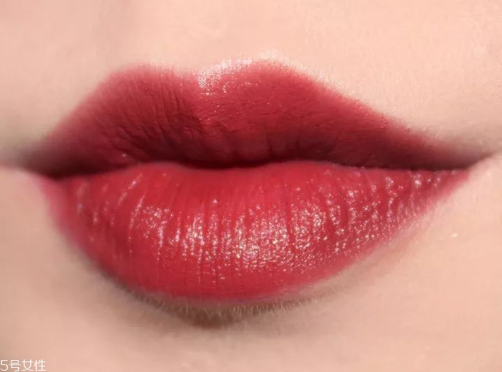 素顏適合什么顏色口紅？增添氣色又顯白
