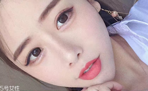 素顏適合什么顏色口紅？增添氣色又顯白