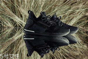 運動鞋可以用洗衣機甩干嗎？會對洗衣機造成很大損傷