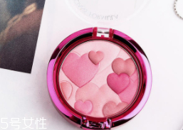 罐骨高怎么打腮紅？避開顴骨打淡色腮紅