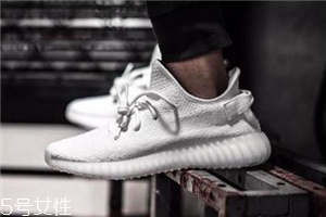 運(yùn)動鞋可以用水泡嗎？切忌長時間浸泡