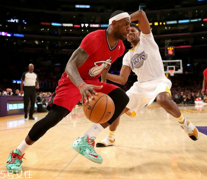 運(yùn)動(dòng)鞋可以換鞋底嗎？換鞋底不太劃算