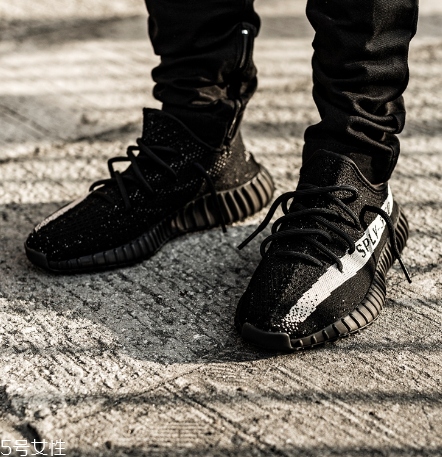 運動鞋可以配裙子嗎？打造時尚運動風(fēng)