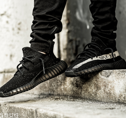 運動鞋可以配裙子嗎？打造時尚運動風(fēng)