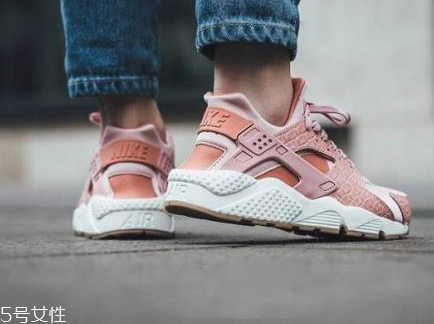 運動鞋會越穿越大嗎？多備幾雙輪流穿