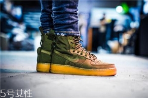 運(yùn)動(dòng)鞋要買(mǎi)大一碼嗎？根據(jù)腳型來(lái)決定