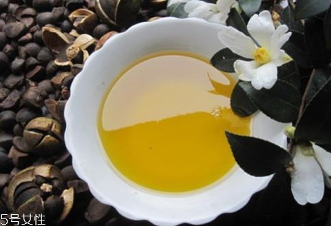 茶油為什么會(huì)結(jié)凍 茶油結(jié)凍的溫度 茶油為什么會(huì)結(jié)凍 茶油結(jié)凍的溫度