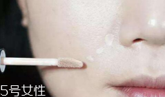 怎么遮瑕雀斑效果最好？雀斑遮瑕少不了遮瑕筆