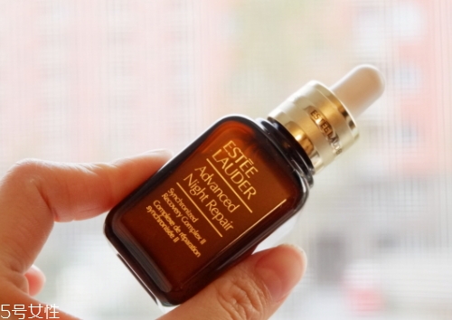 雅詩蘭黛精華和眼霜怎么用？其實是有先后順序的