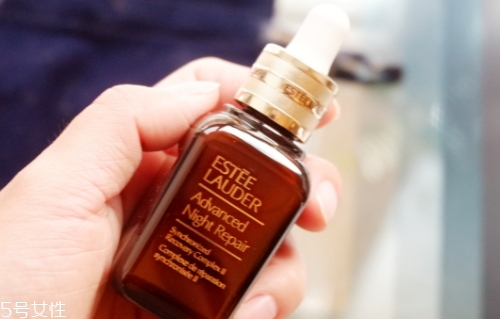 雅詩蘭黛精華和眼霜怎么用？其實是有先后順序的