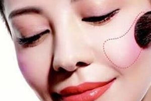 長臉型怎么打腮紅？視覺上縮短臉型