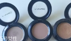 怎么把鼻梁畫高？小白都能駕馭的四步鼻梁修容法