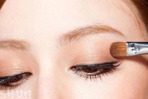 黃皮適合什么眼影？煙熏和大地色最合適