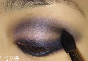 紫色眼影怎么畫好看？淡紫色超有女人味