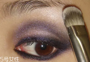 紫色眼影怎么畫好看？淡紫色超有女人味