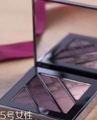 紫色眼影怎么畫好看？淡紫色超有女人味