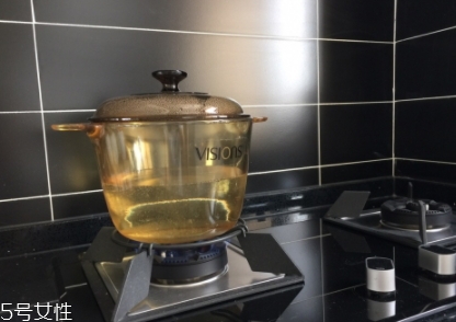 康寧鍋好用嗎？美食博主必備的一款廚具