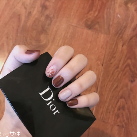 ins風(fēng)新年美甲合集 讓你整個新年美美噠 ins風(fēng)新年美甲合集 讓你整個新年美美噠