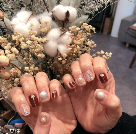 ins風(fēng)新年美甲合集 讓你整個新年美美噠 ins風(fēng)新年美甲合集 讓你整個新年美美噠