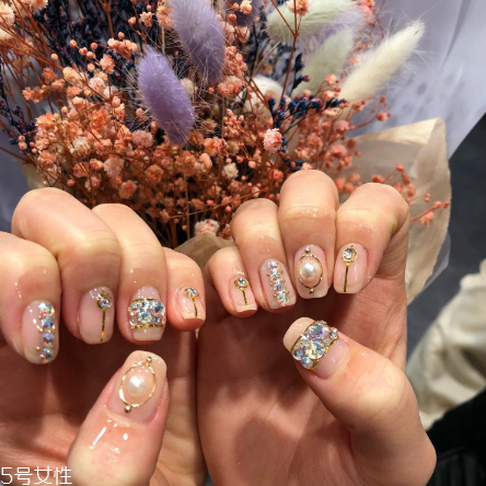 ins風(fēng)新年美甲合集 讓你整個新年美美噠 ins風(fēng)新年美甲合集 讓你整個新年美美噠