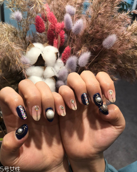 ins風(fēng)新年美甲合集 讓你整個新年美美噠 ins風(fēng)新年美甲合集 讓你整個新年美美噠